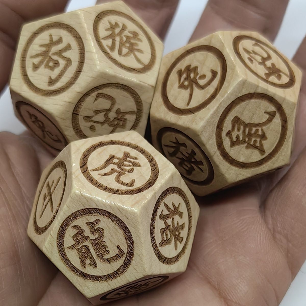 Zestaw 12-ściennej drewnianej  – Zodiac Party Games recenzja i cena